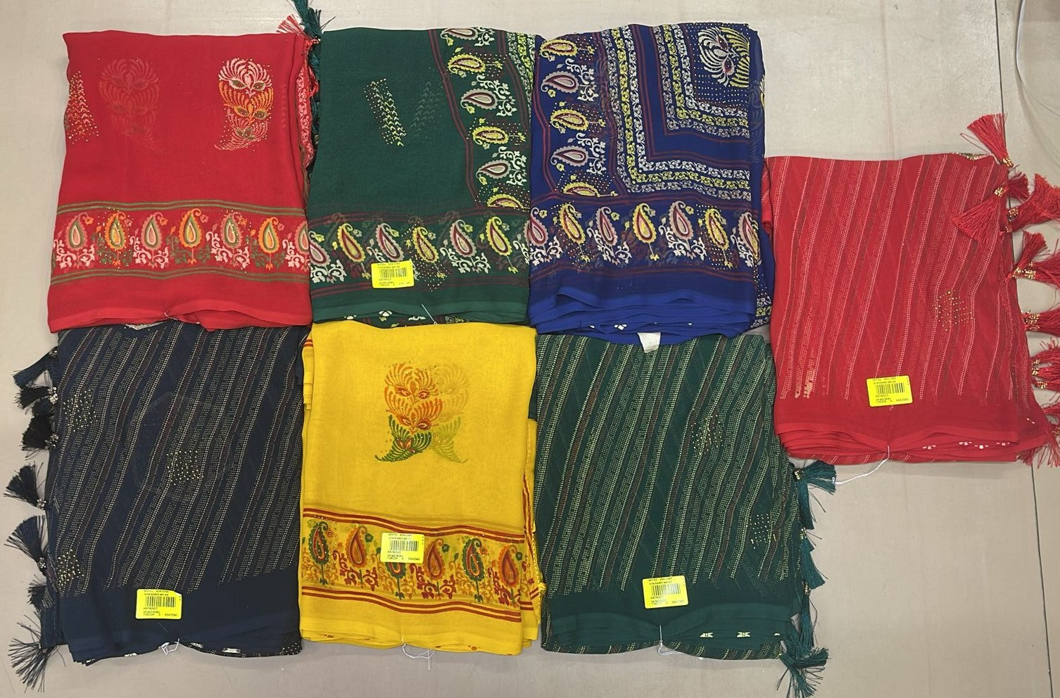 Ekstree Fabric Weightless Saree Set (7 Pcs Combo) With Unstitched Blouse – Printed Daily Wear Wholesale Collection By M.R. Saree Emporium