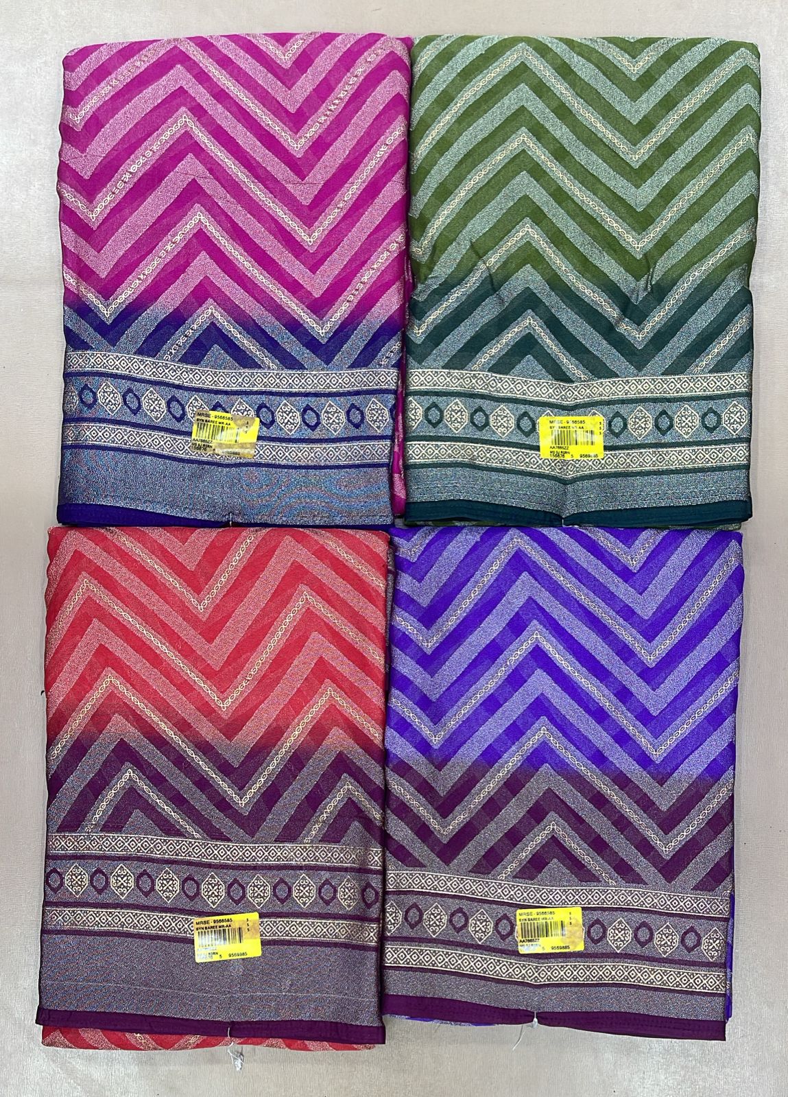 Brasso Zig Zag Print Fancy Saree Set (4 Pcs Set) Lightweight Designer Sarees with Border-M.R. Saree Emporium