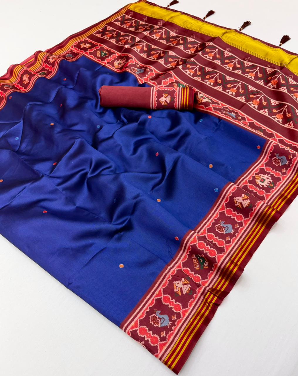 RajYog RajMata Pavitra Patola Silk Saree - Handloom Weaving Zari Border Lagadi Patta - M.R. Saree Emporium