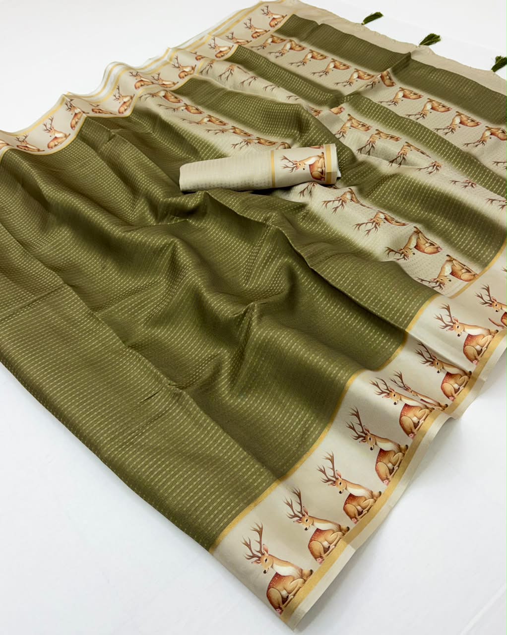 Chhavi Tusser Saree - Soft Tusser with Zari Checks & Tassels-4 Pcs Set.