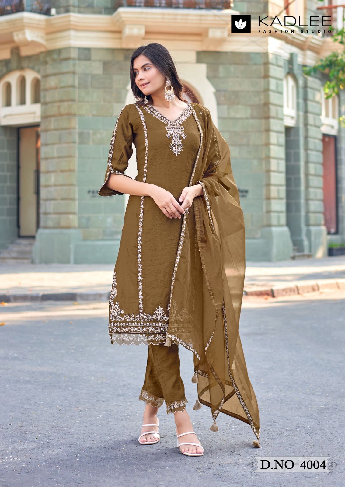 Kadlee Risha - Viscose Thread Work Kurti Pant With Dupatta 6 PCS Set Collection - Festive Wear By M.R. Saree Emporium