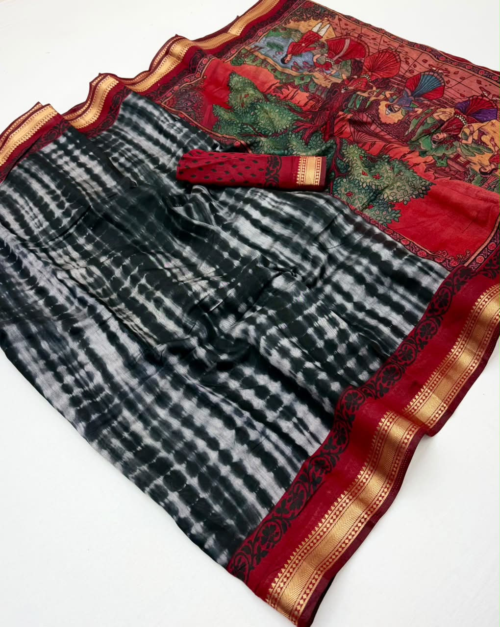 Kazari Series Mul Cotton Saree - Unique Printed Design with Zari Pallu 6 Pcs Set