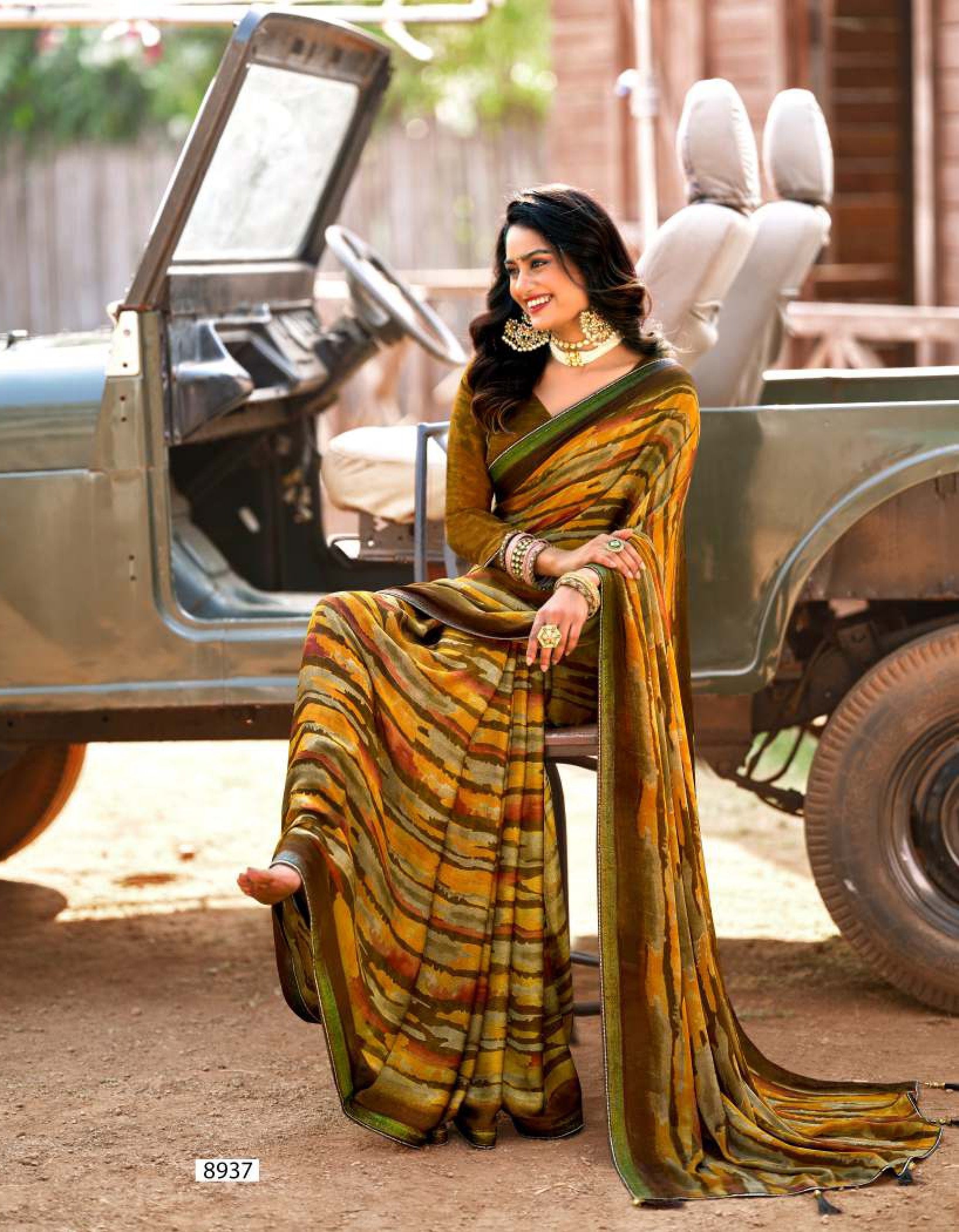 Krishnaleela Sondarya Fancy Base with Pattern Printed Saree – 8 Pcs Set-M.R. Saree Emporium