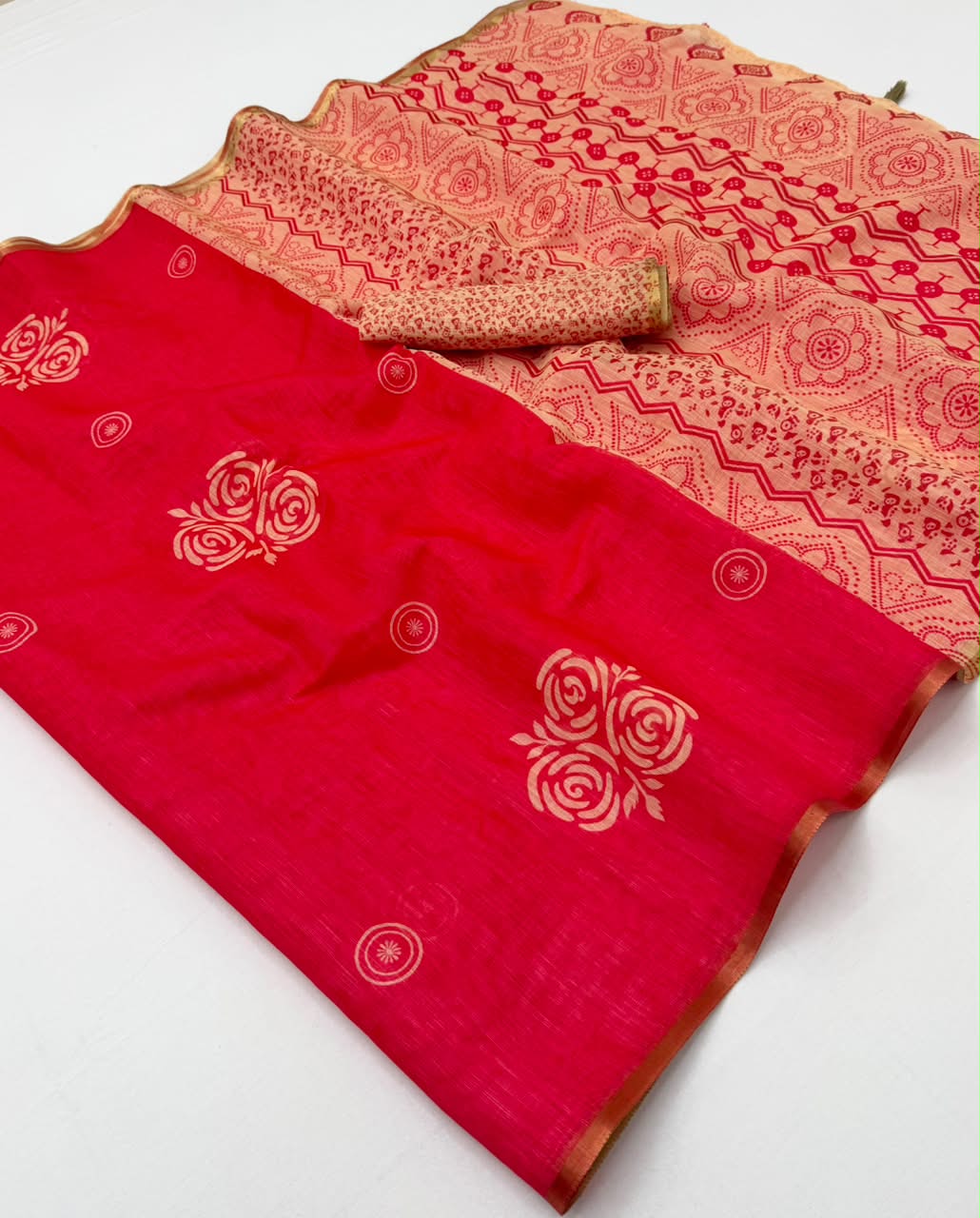 Kazari Series Lisha Linen Saree with Zari Border & Tassels