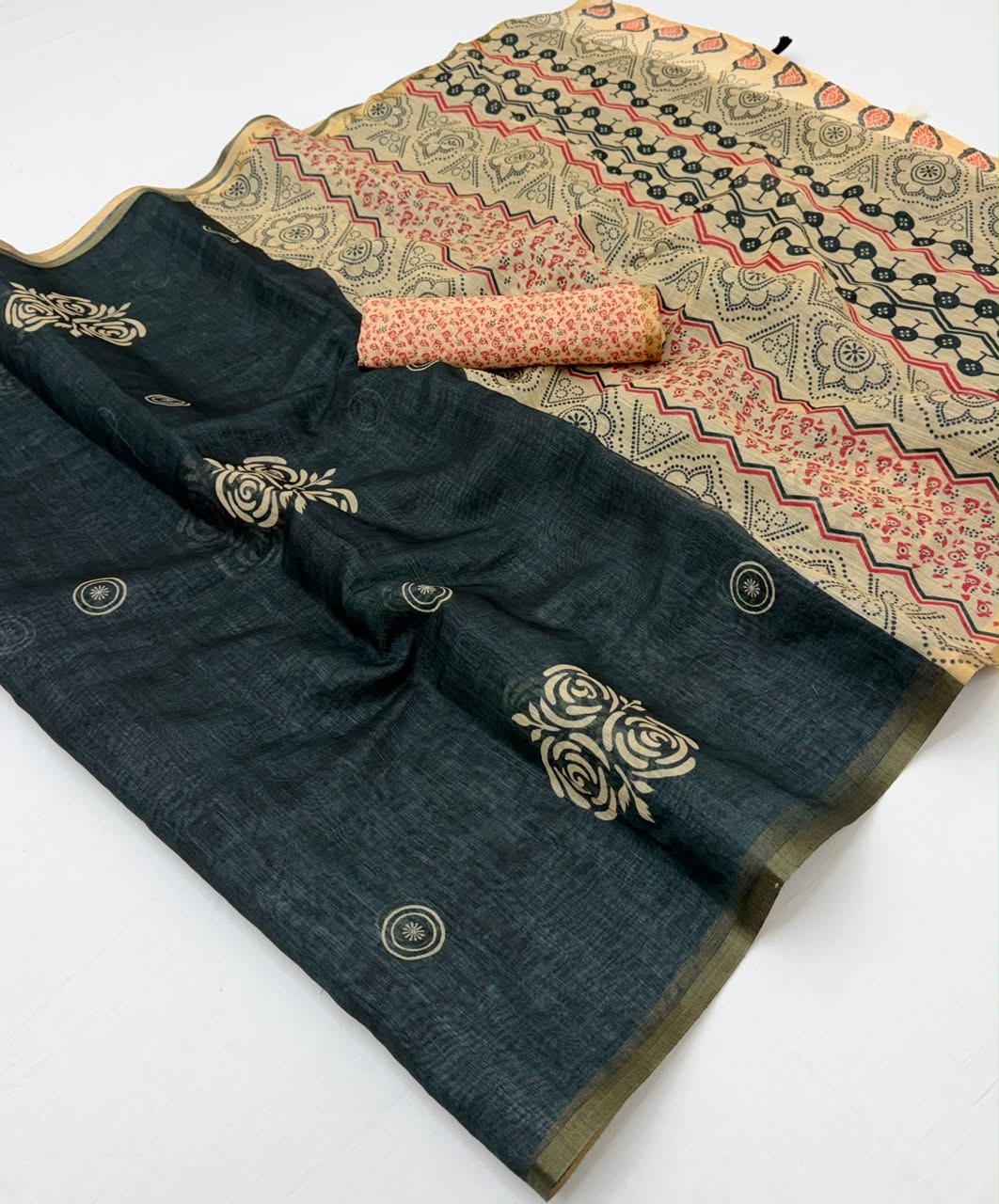 Kazari Series Lisha Linen Saree with Zari Border & Tassels
