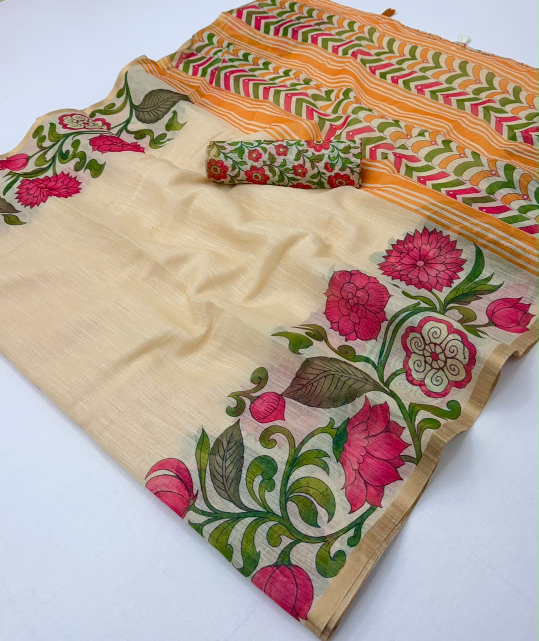 Lisha Soft Linen Cotton Saree with Zari Border & Tassels-6 Pcs Set.