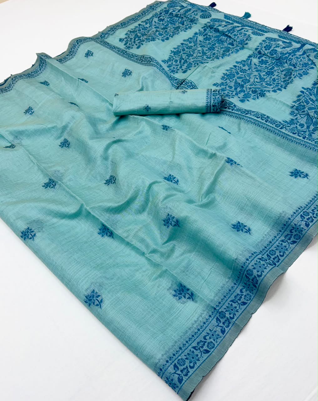 Nakshatra Cotton Saree with Jamdani Style Weaving-6 Pcs Set.