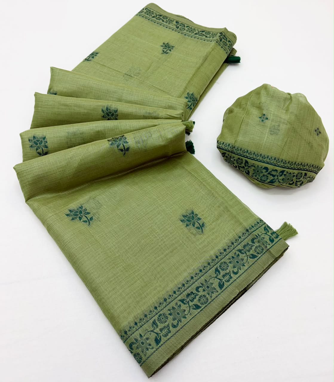 Nakshatra Cotton Saree with Jamdani Style Weaving-6 Pcs Set.