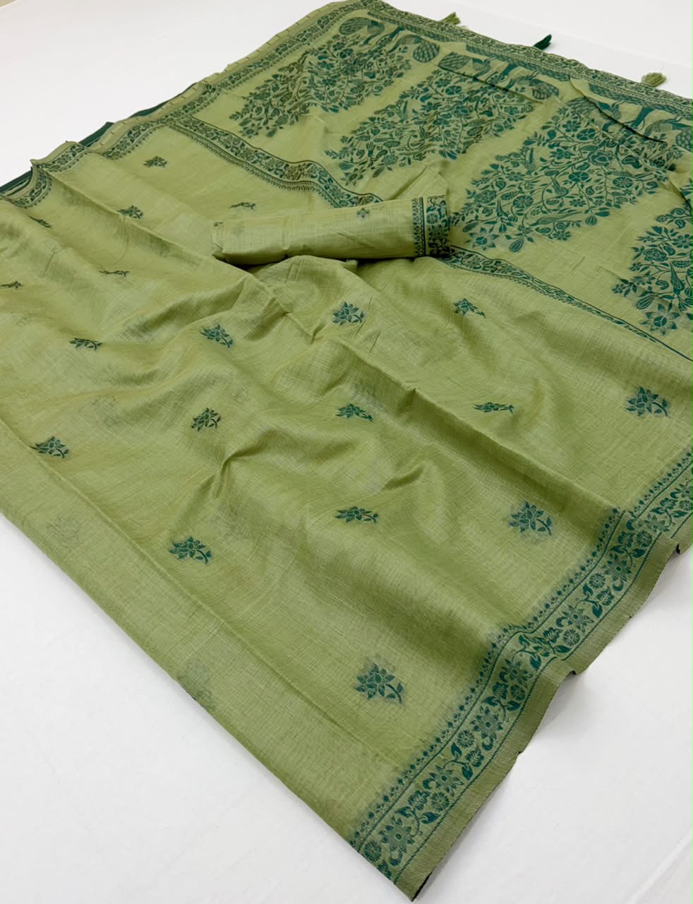 Nakshatra Cotton Saree with Jamdani Style Weaving-6 Pcs Set.