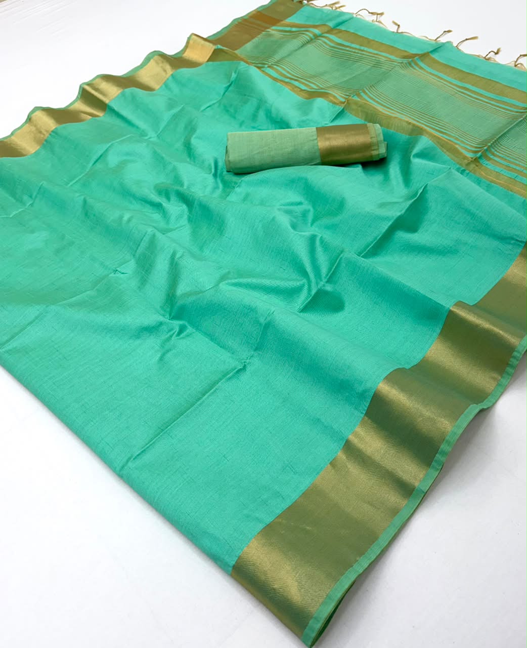 Onam Khadi Silk Saree with Big Zari Border & Tassels - 4 Pcs Set