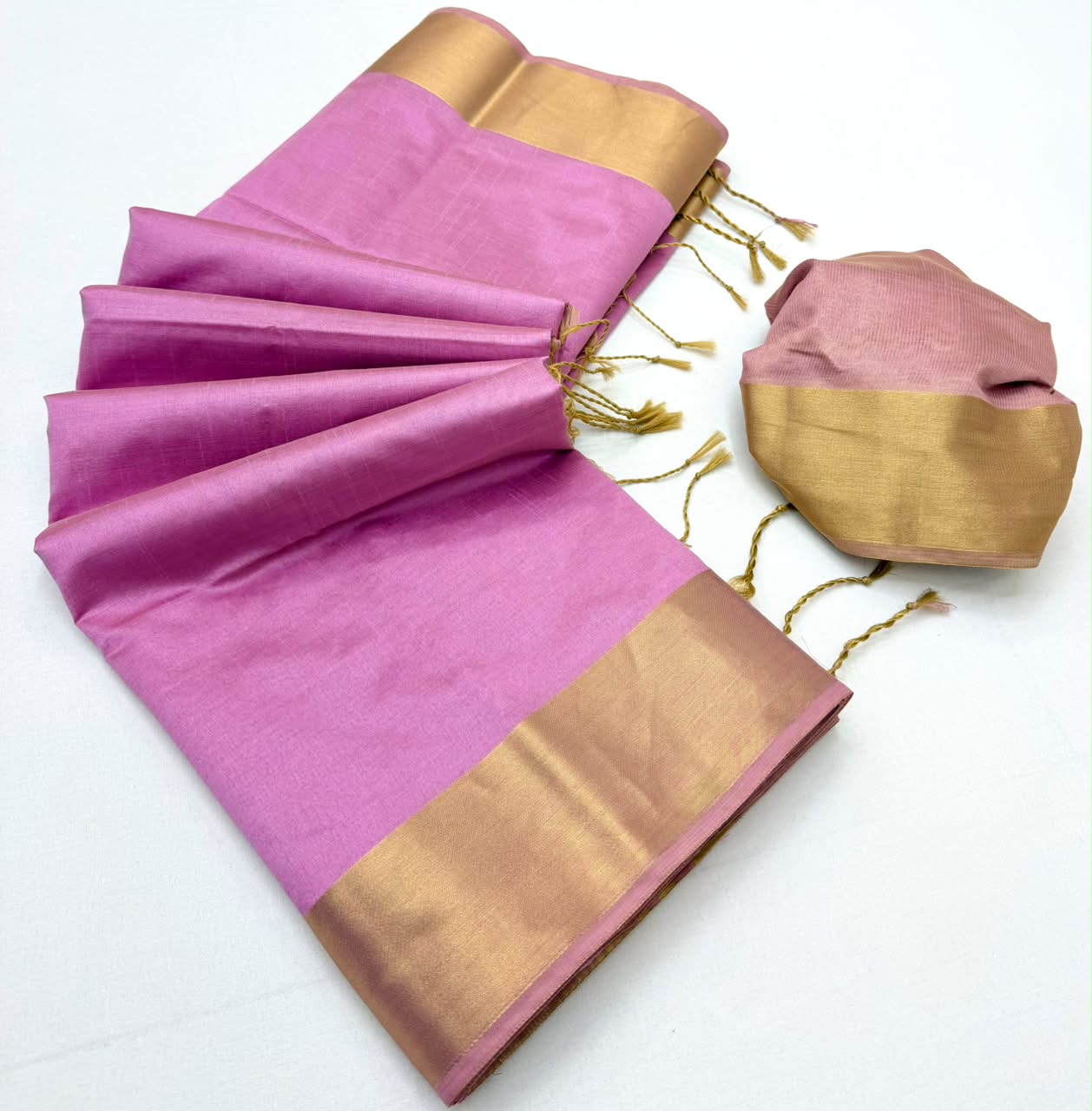 Onam Khadi Silk Saree with Big Zari Border & Tassels - 4 Pcs Set