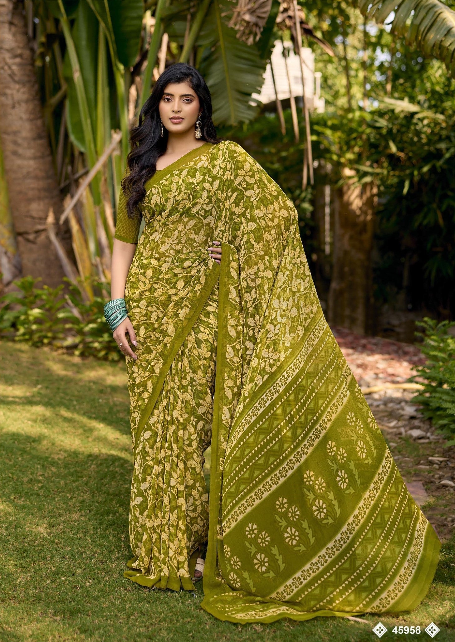 Subhash HomeMaker Vol-18 Fancy Floral Print Saree – 15 Pcs Set Premium Daily to Festive Wear M.R. Saree Emporium