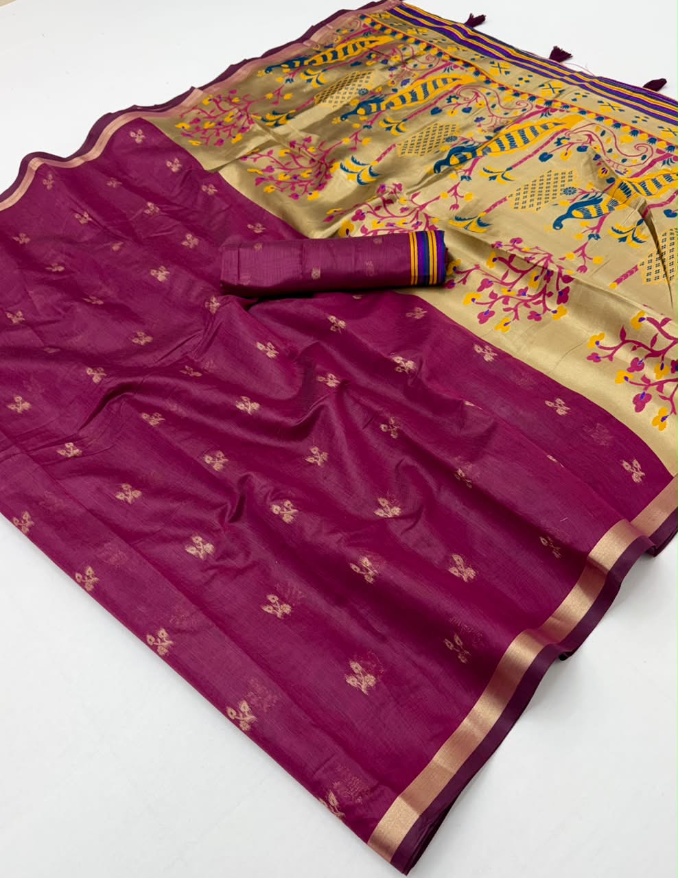 Tapti Cotton Saree with Jamdani Weaving & Zari Border-6 Pcs Set