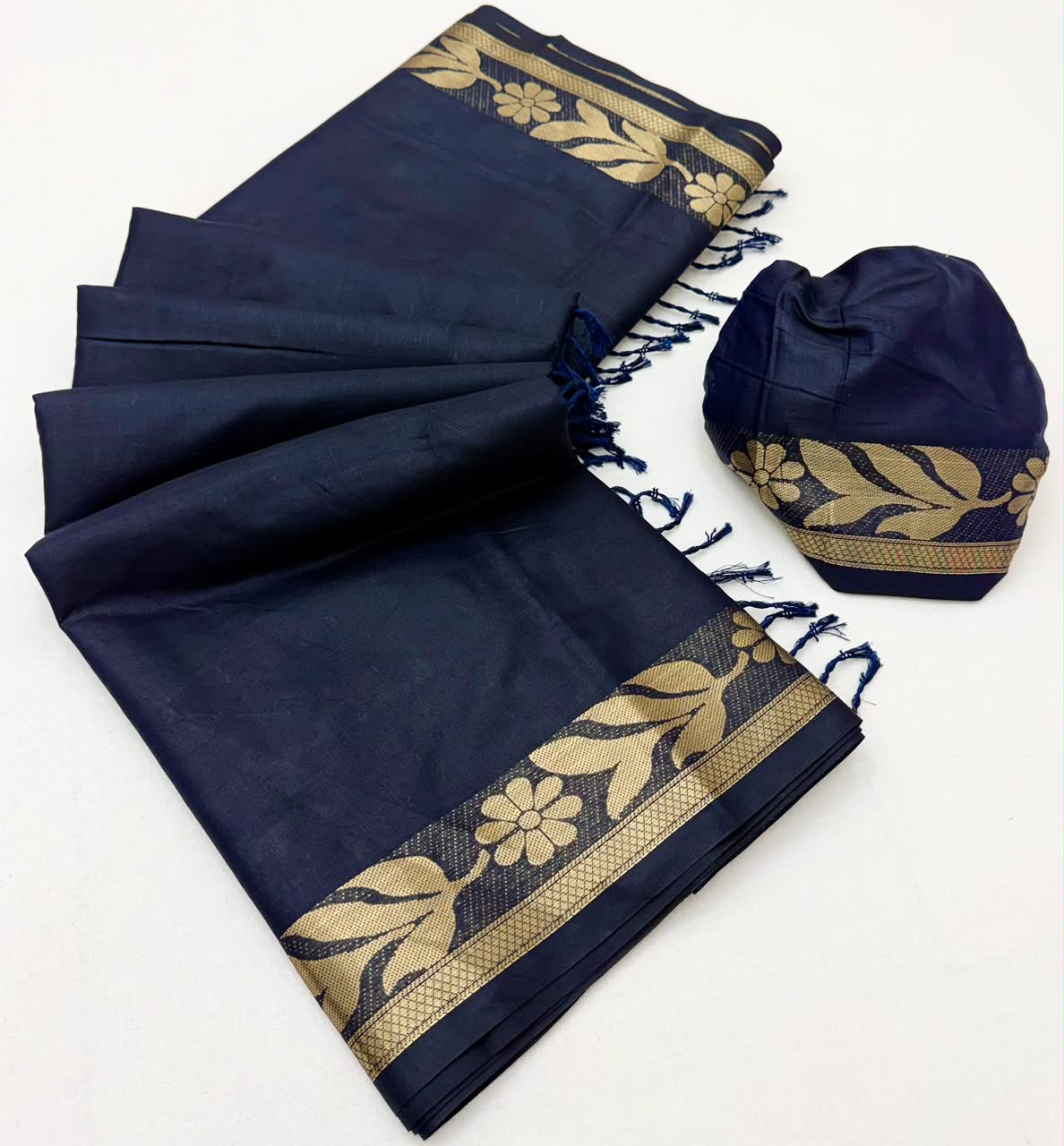 Tapti Cotton Saree with Jamdani Weaving & Zari Border-6 Pcs Set