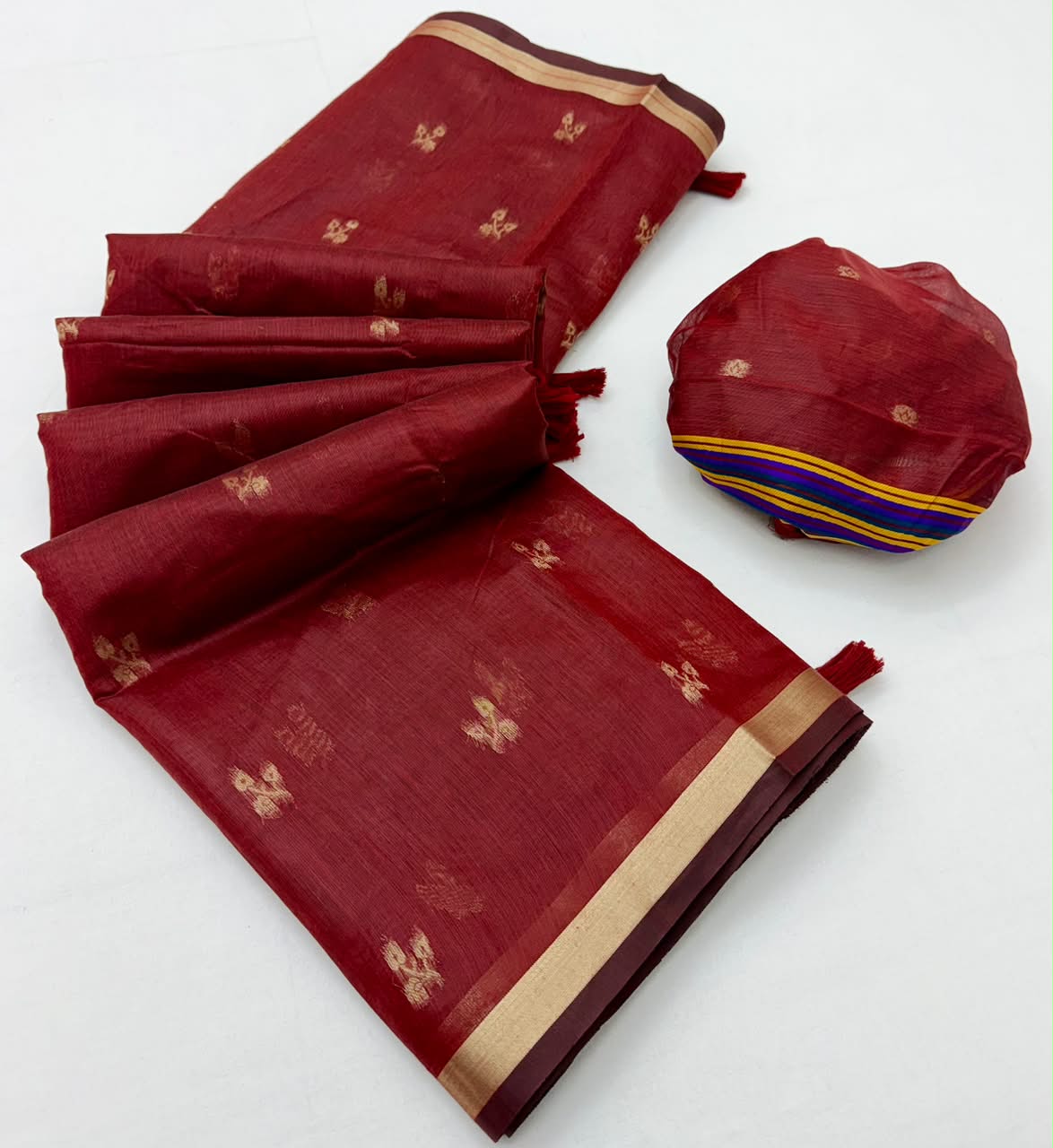 Tapti Cotton Saree with Jamdani Weaving & Zari Border-6 Pcs Set