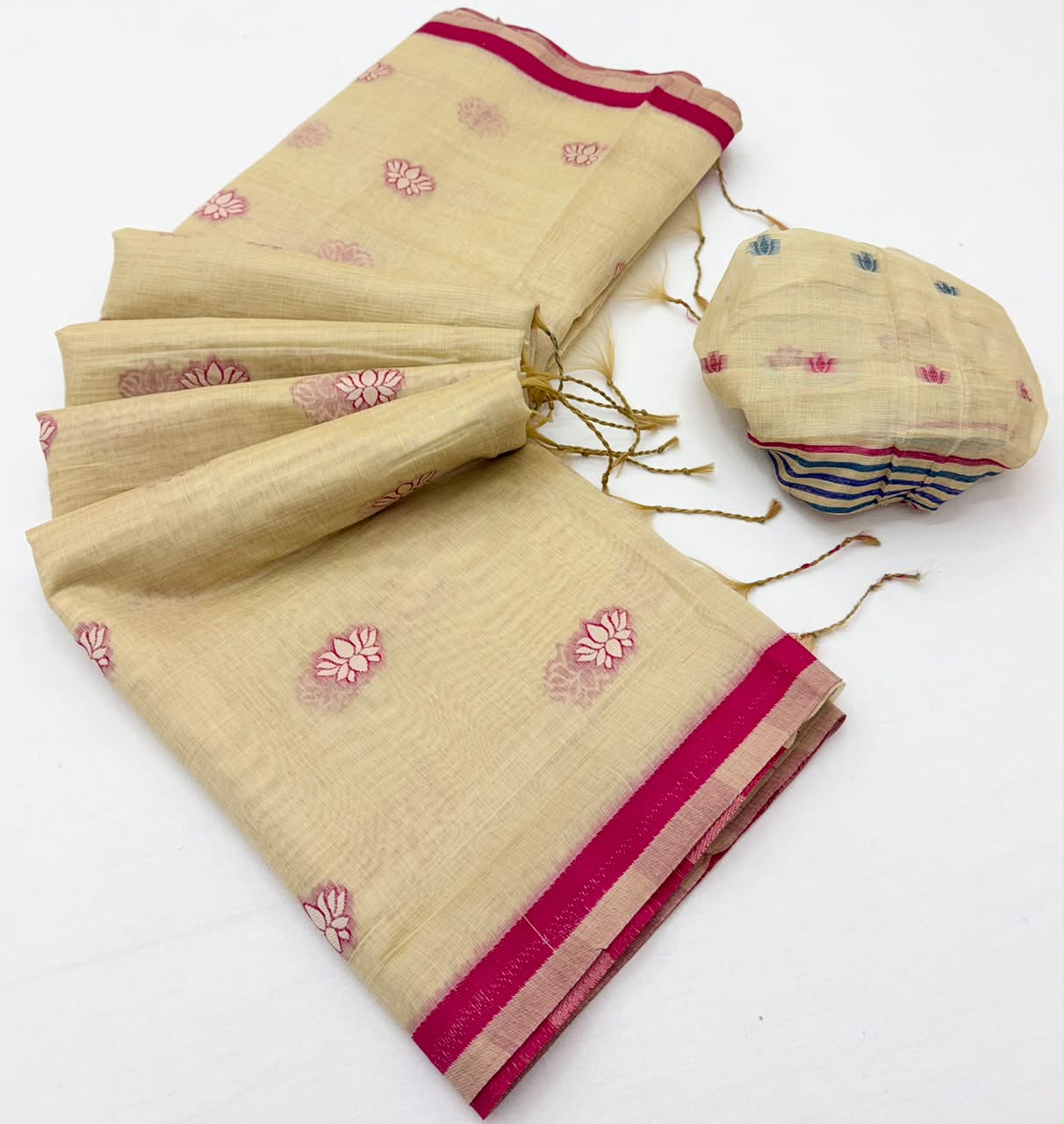 Tapti Cotton Saree - Jamdani Weaving Border & Pichwai Pallu-6 Pcs Set.