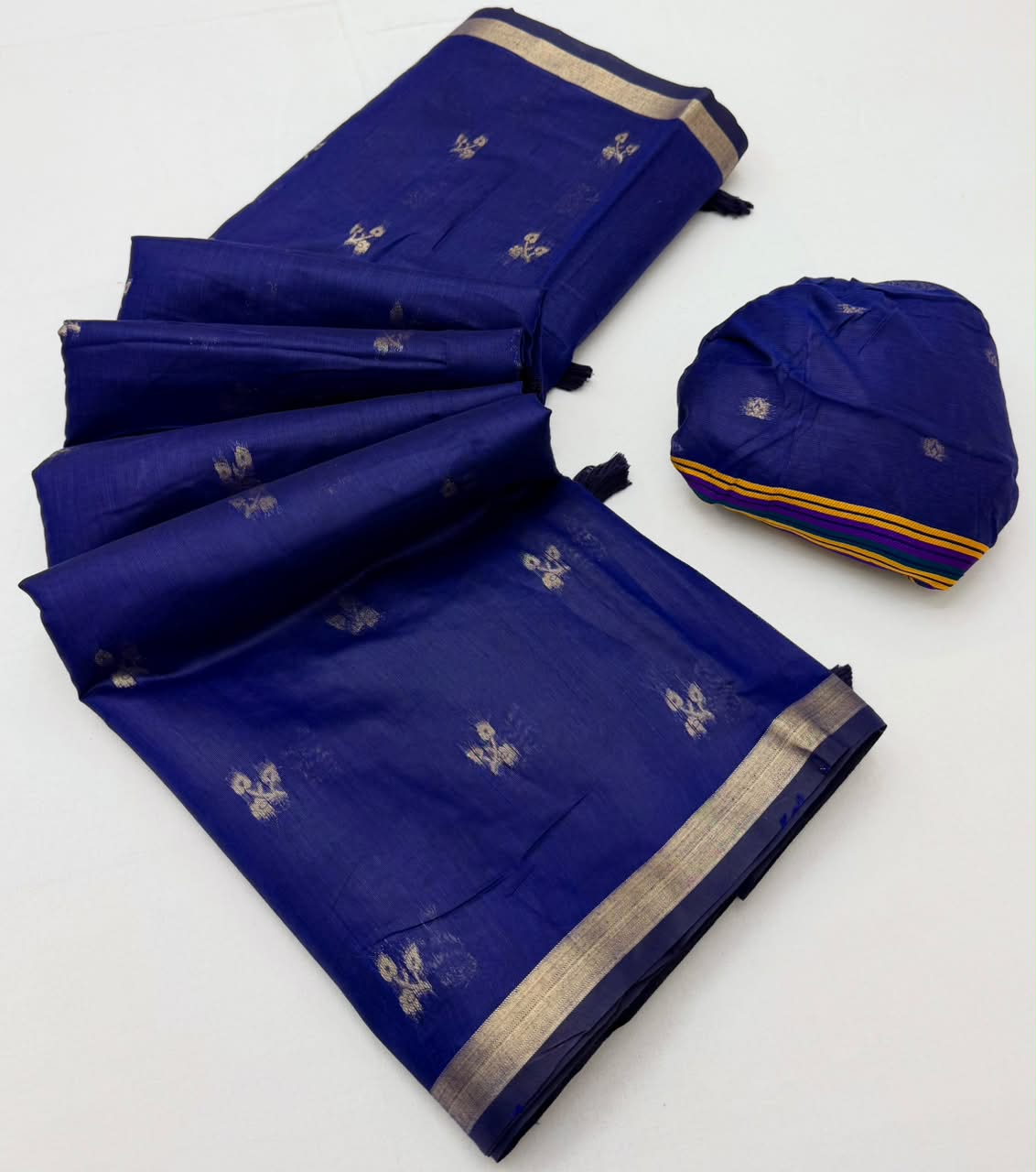 Tapti Cotton Saree with Jamdani Weaving & Zari Border-6 Pcs Set