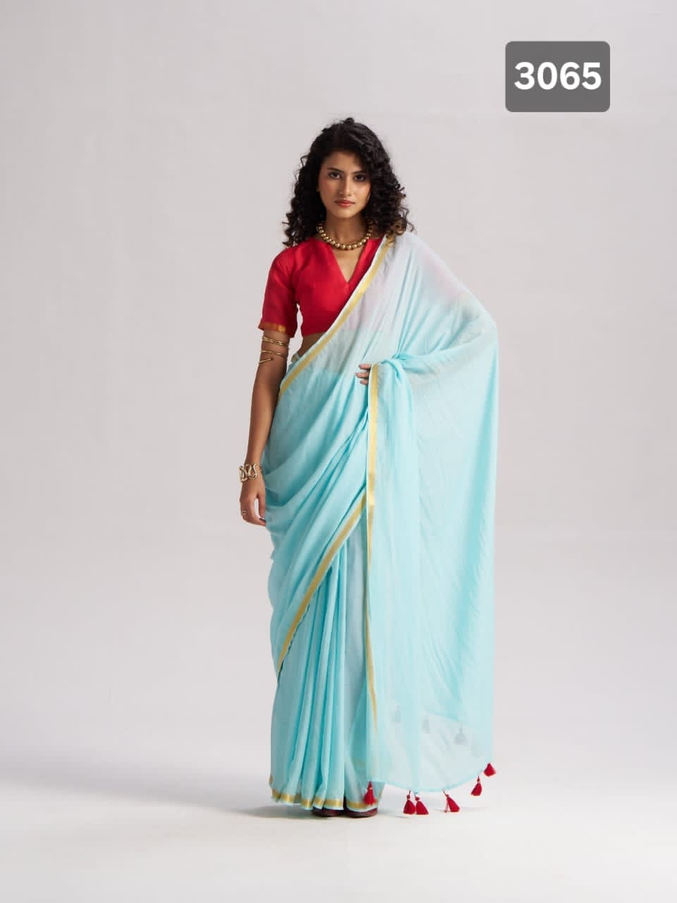 MONO.POLEY Hues & Flow Viscose Mul Saree with Contrast Designer Blouse (Liva Certified)