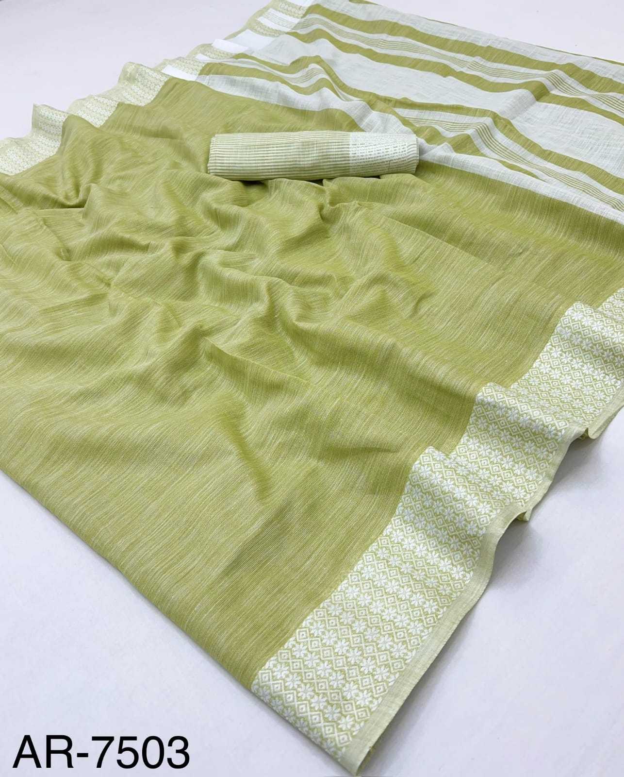 Aarzoo Soft Linen Silk Saree with Chikankari Weaved Border - 6 Pcs Set